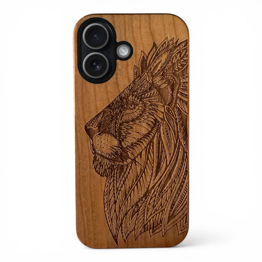 Löwen Eden Case aus Kirschholz für das iPhone 16 mit MagSafe
