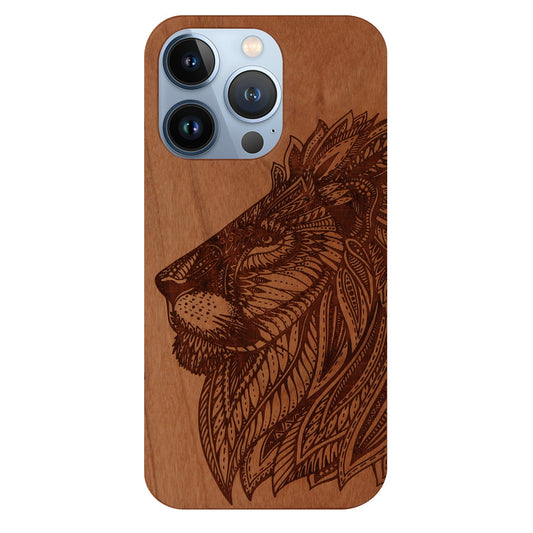 Coque Eden Lion en bois de cerisier pour iPhone 13 Pro
